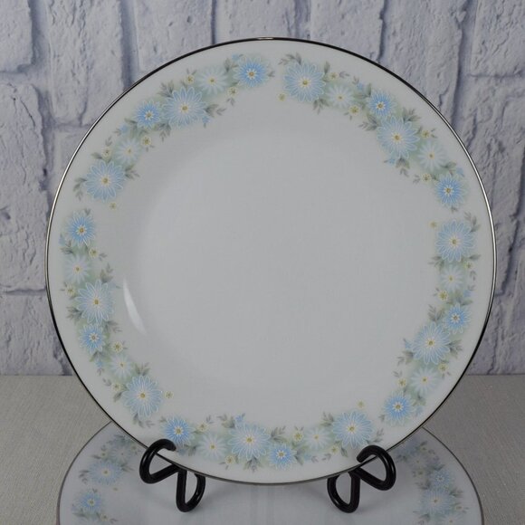 Noritake Blue Charm Flowers 4-Set Dinner Plates - Picture 2 of 11